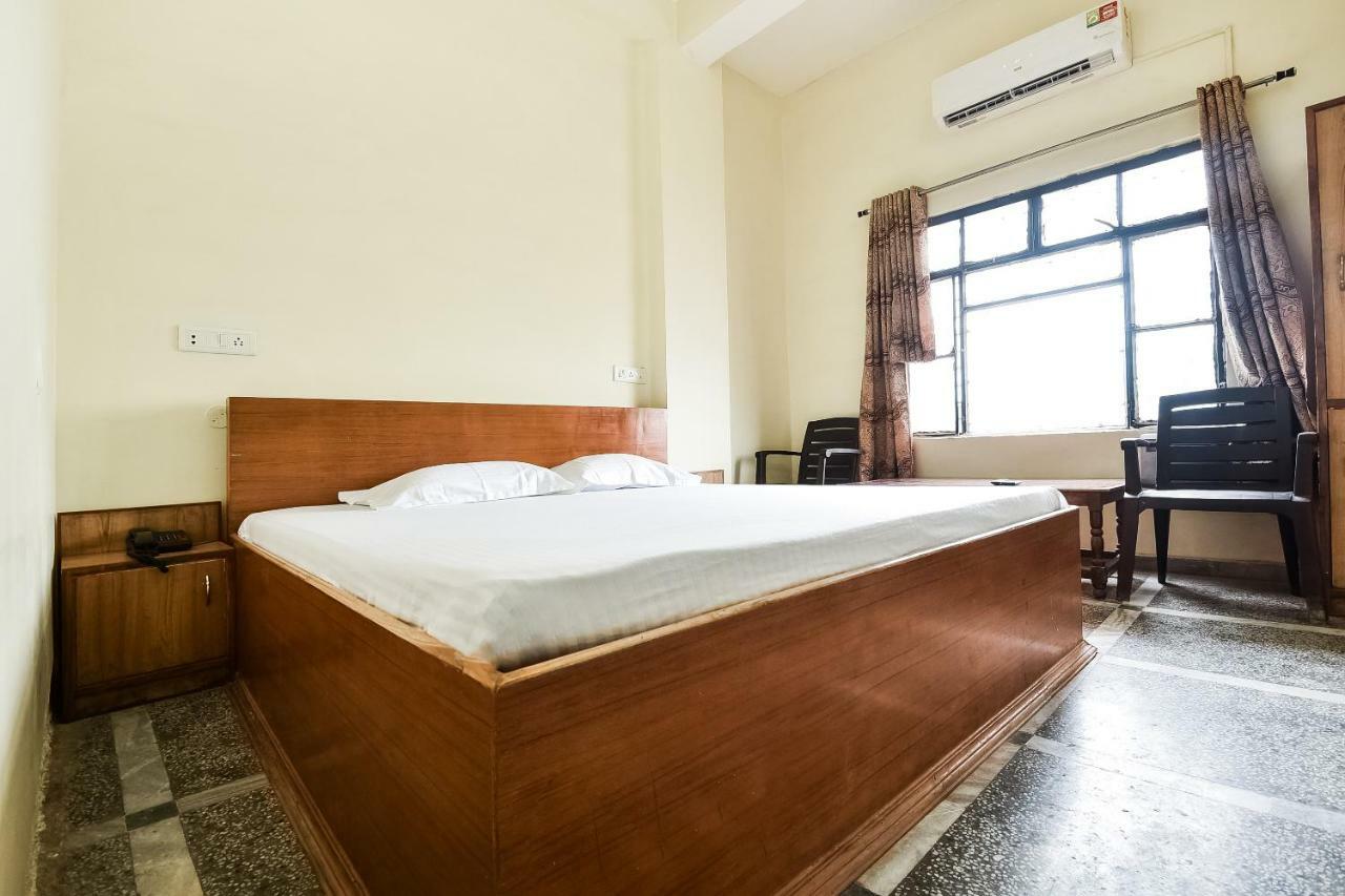 Hotel Lalit Palace Babina Zewnętrze zdjęcie
