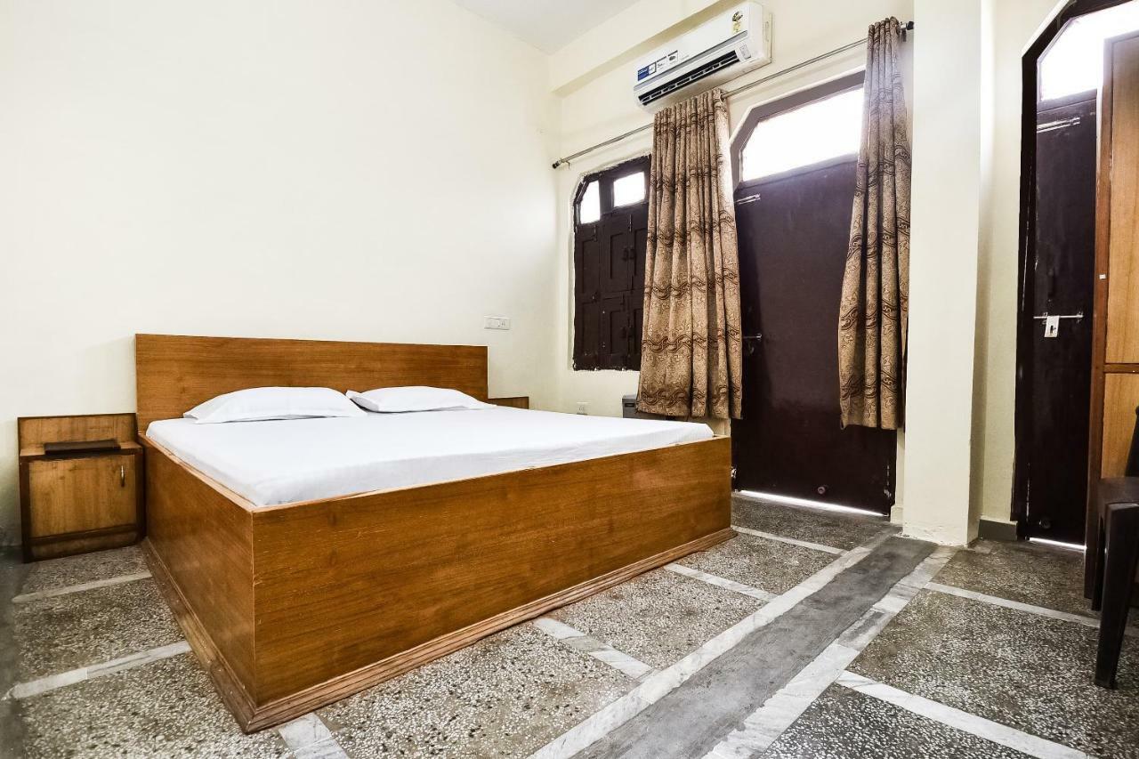 Hotel Lalit Palace Babina Zewnętrze zdjęcie